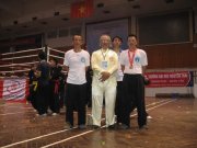 Thầy trò võ sư Nguyễn Ngọc Nội sau khi nhận huy chương tại Hội diễn hội VTHN mở rộng lần thứ 27 - 2012